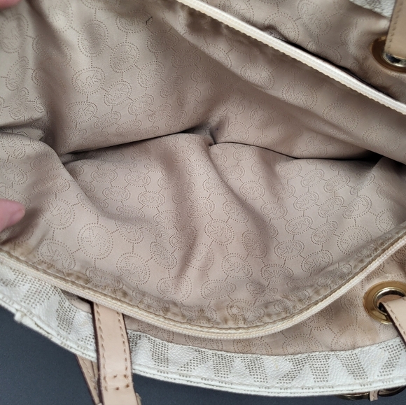 Michael Kors Cream Tote Bag with Signature Logo Print & Adj Straps, 15×11×5.5 - Picture 9 of 11
